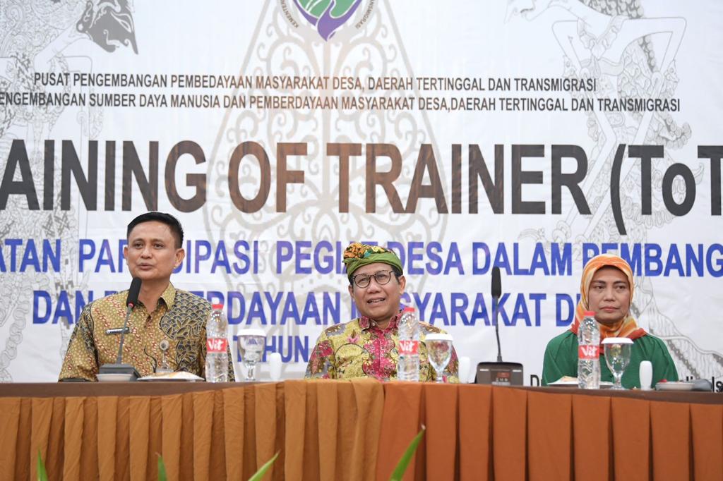 Mendes PDTT Abdul Halim Iskandar (tengah) dalam TOT di Semarang, Minggu, 30 Juli 2023-Kemendes PDTT
