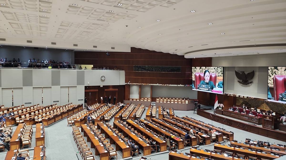Suasana Sidang Paripurna DPR Ke-14 Masa Persidangan IV Tahun Sidang 2023-2024 di Gedung Nusantara II, Jakarta, Kamis (28/3/2024). DPR mengesahkan Rancangan Undang-Undang tentang Perubahan Kedua atas Undang-Undang Nomor 6 Tahun 2014 tentang Desa.