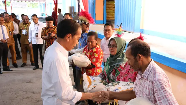 Presiden Joko Widodo (Jokowi) menegaskan akan meneruskan Program Bantuan Pangan Beras untuk Desember 2023, dan Januari, Februari serta Maret 2024. (Istimewa)