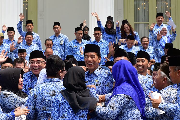Jokowi telah menandatangani Peraturan Pemerintah (PP) Nomor 15 Tahun 2019 tentang Perubahan Kedelapan Belas atas Peraturan Pemerintah Nomor 7 Tahun 1977 tentang Peraturan Gaji Pegawai Negeri Sipil.(Dok: kompas.tv)