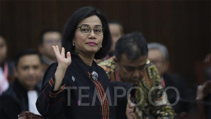 Menteri Keuangan Sri Mulyani hadir dalam sidang perselisihan hasil Pilpres 2024 di Gedung Mahkamah Konstitusi, Jakarta, Jumat 5 April 2024. Agenda hari ini ialah mendengarkan kesaksian empat menteri kabinet Jokowi-Ma'ruf Amin. TEMPO/Subekti.